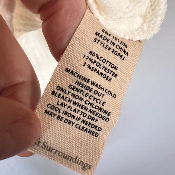 NWOT Soft Surroundings Textured V Neck Button Detail Tunic Top Cream Large - Picture 6 of 6